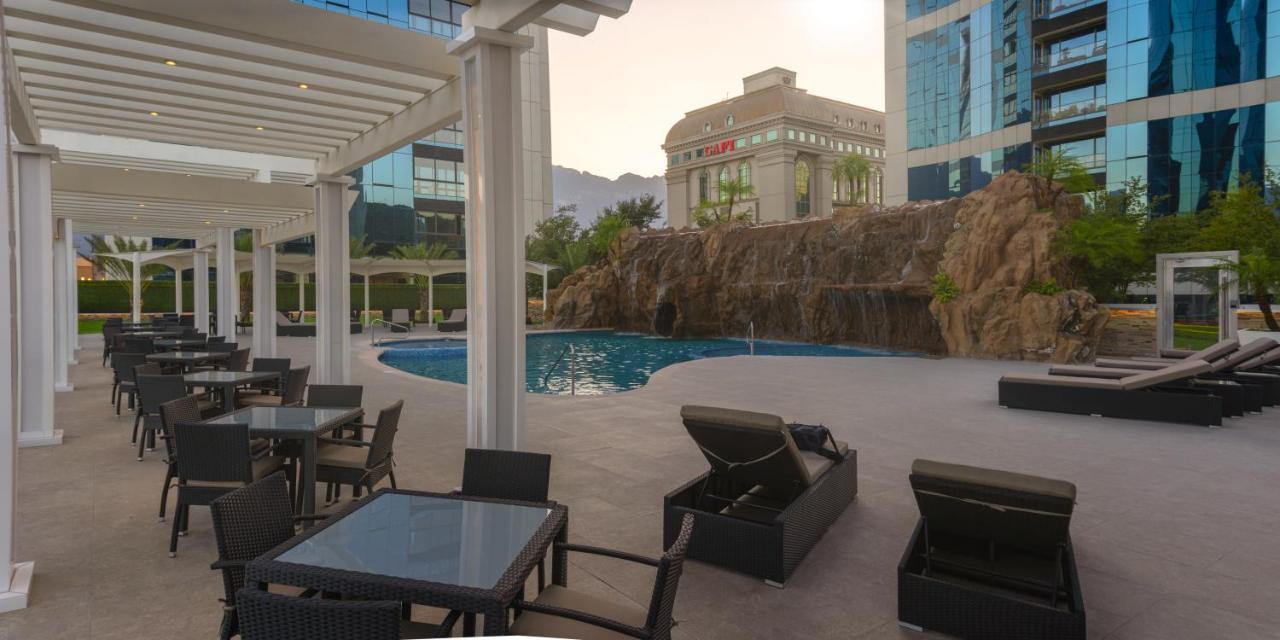 Hotel Safi Royal Luxury Metropolitan San Pedro Garza Garcia Zewnętrze zdjęcie The pool at the hotel