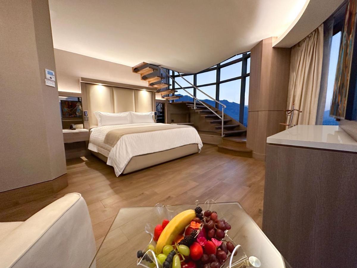 Hotel Safi Royal Luxury Metropolitan San Pedro Garza Garcia Zewnętrze zdjęcie A suite at the hotel