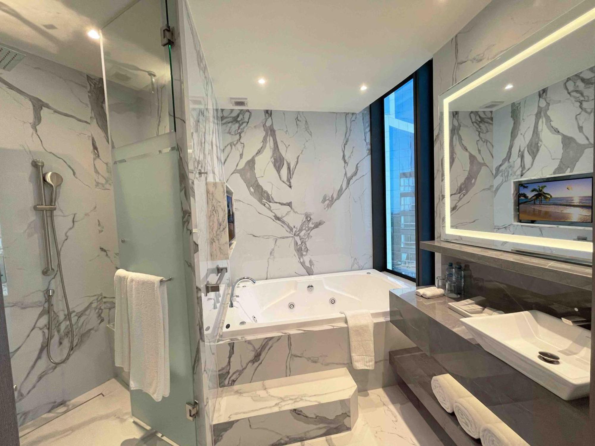 Hotel Safi Royal Luxury Metropolitan San Pedro Garza Garcia Zewnętrze zdjęcie Bathroom