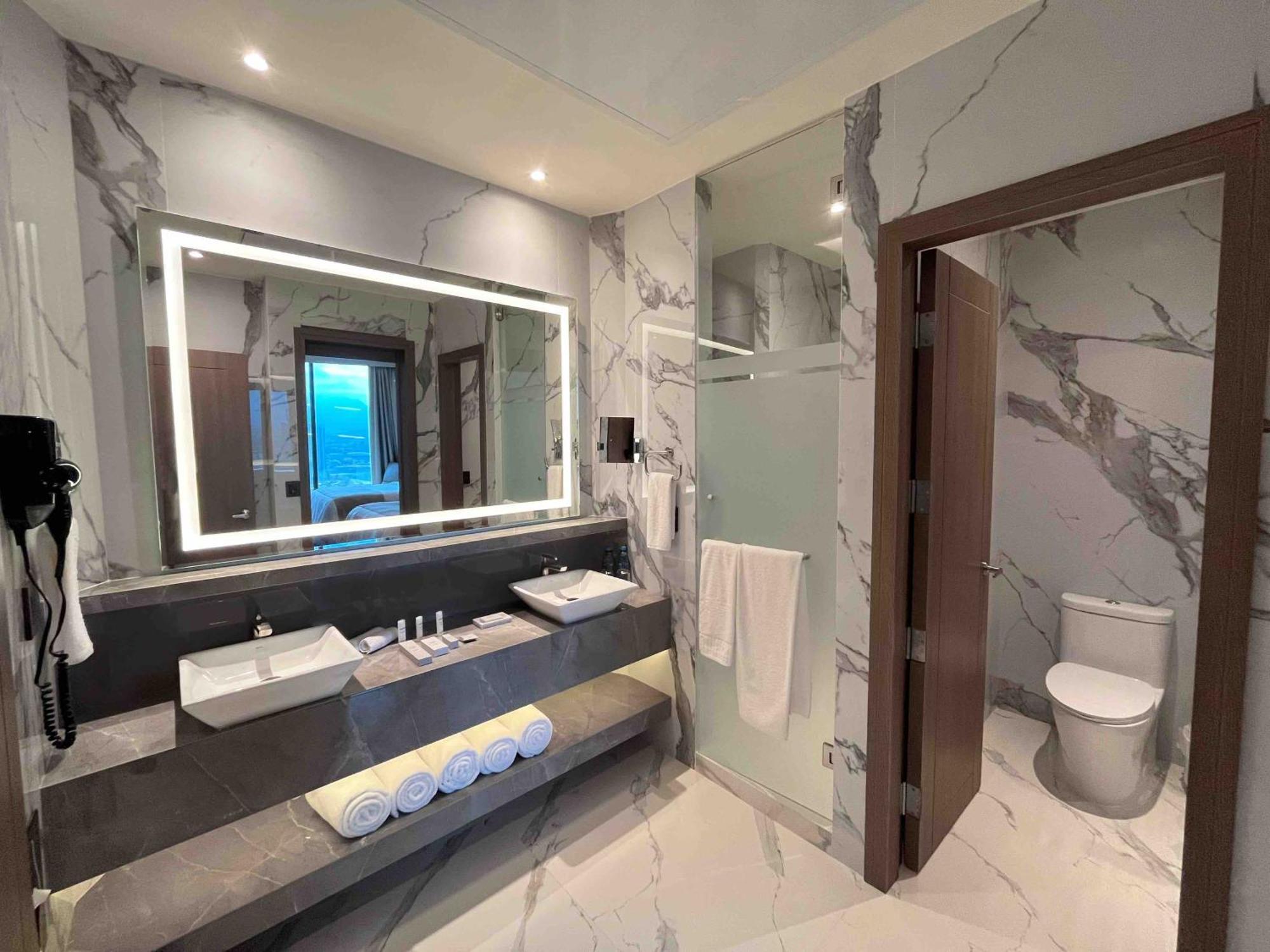 Hotel Safi Royal Luxury Metropolitan San Pedro Garza Garcia Zewnętrze zdjęcie Bathroom